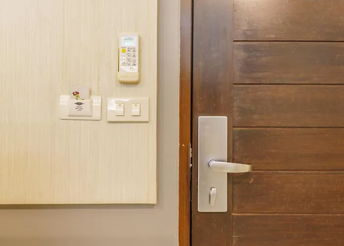 Отель Deco Lux